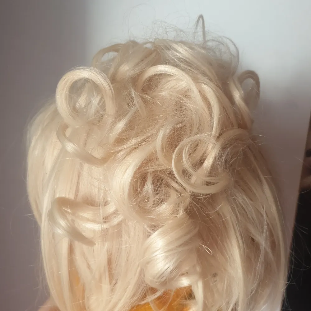 Himiko toga wig, comes without hairband . Övrigt.