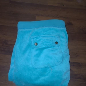 Juicy couture strlk S - Jättefina juicy couture byxor nästas oanvända jag säljer dom för jag använder dom inte ❤️