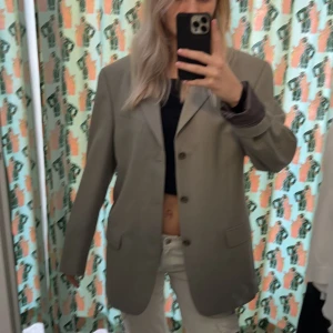 Oversized Kavaj - Oversized kavaj i ett höstigr mönster och kulör.  Köpt vintage.  Jag är 172 cm lång som referens 