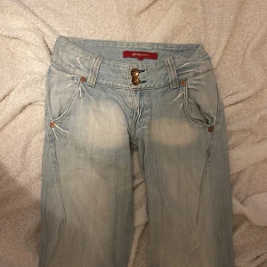 Low waist jeans från Gina jeans  - jätte fina Low waist jeans som är från Gina jeans. Finns inte kvar i någon butik, nyskick! 💓