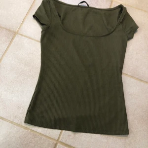 Grön topp - Aldrig använd 