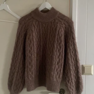 Stickad tröja - Mysig stickad tröja från NA-KD🤎🤎