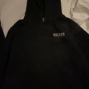 Dickies hoodie - En ny skick dickies hoodie