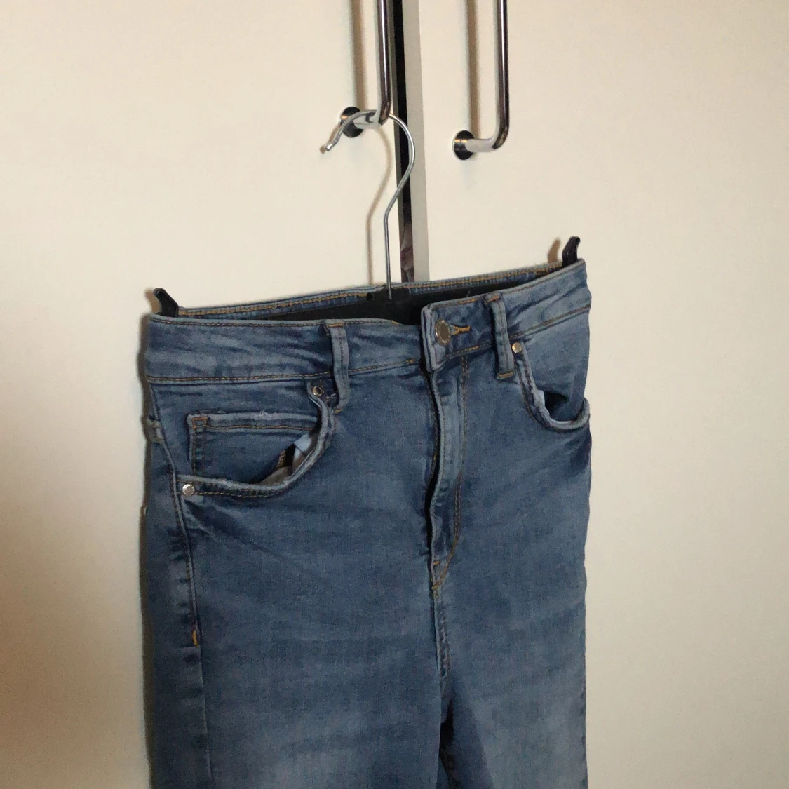 Byxor från gina tricot  - 90