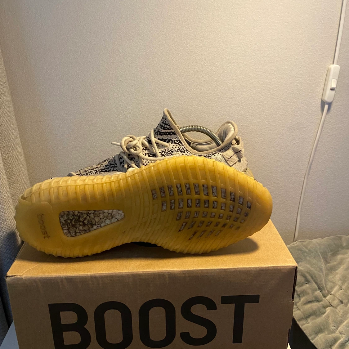 Yeezy 350 V2 Zebra storlek 41 1/3 - 91