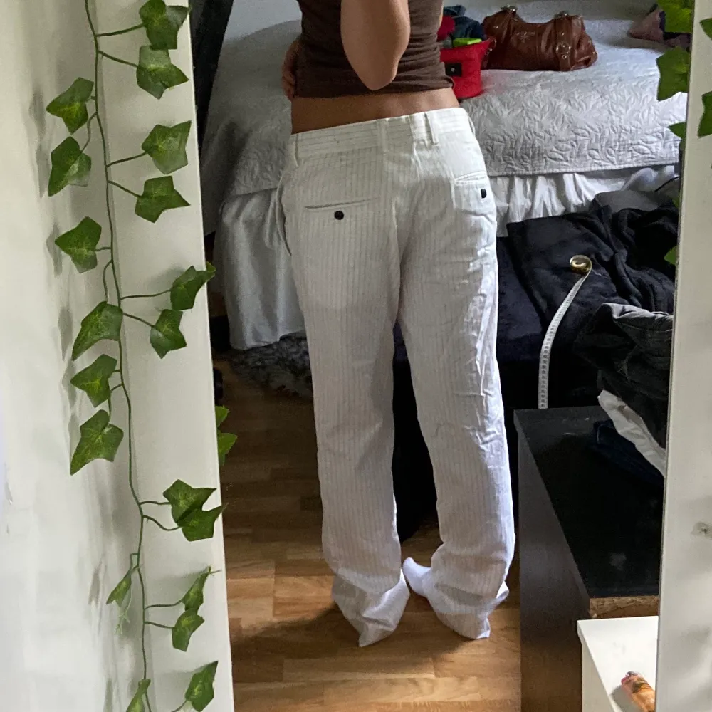 så snygga kostymbyxor ifrån hm, kontakta mig för mått 💋. Jeans & Byxor.