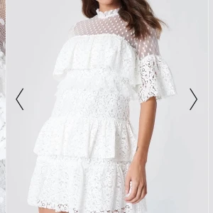 Studentklänning  - Säljer den här fina klänningen, aldrig använd💗