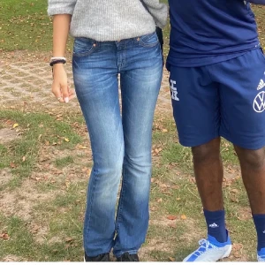 Bootcut jeans - As snygga bootcut jeans som tyvärr inte passar längre, storlek 25/34 passar nån som är 170+