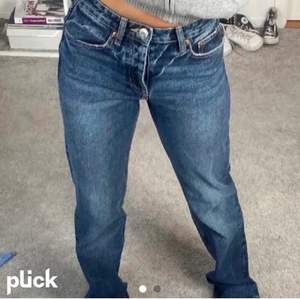 (Lånade bilder) Zaras mid rise jeans, mörkblå