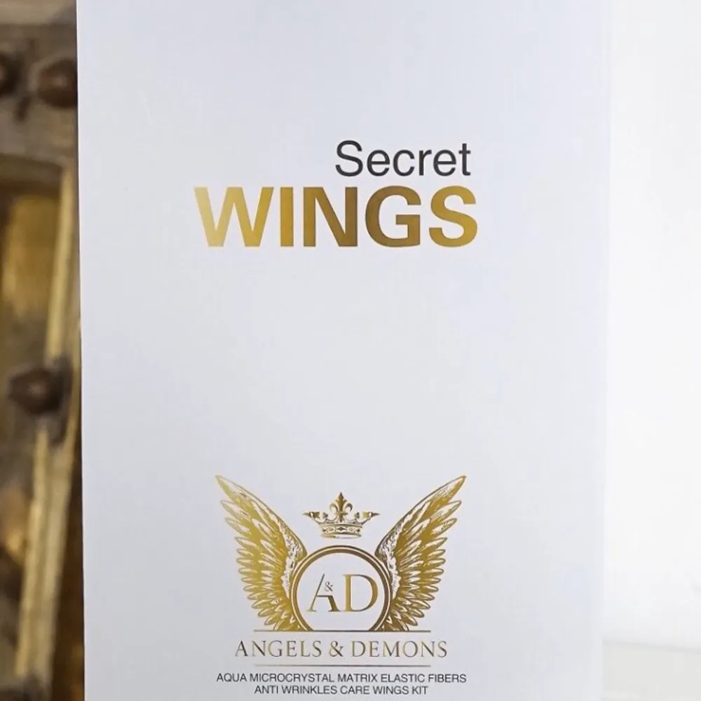 Säljer helt nya oöppnade ansiktsmasker av Secret wings Angels & Demons  Slutsålda på lyko, affärspris 399:-  Mitt pris 80:- st . Övrigt.