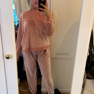 Rosa mys set med velor - Köpt från Nelly