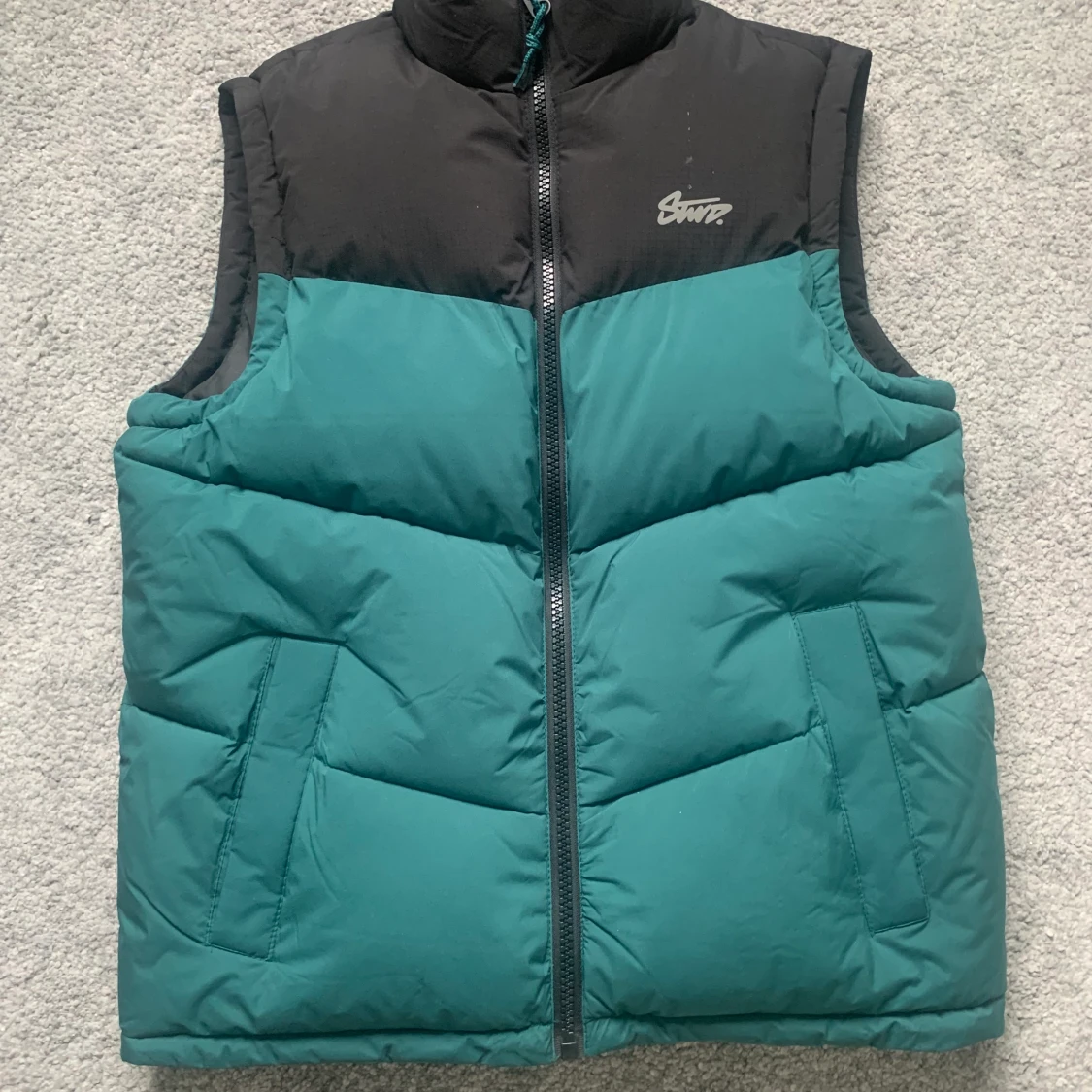 Väst från Pull & Bear storlek M