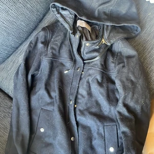 Zara jacka - Jacka från Zara.  Fint skick.  Tvättas innan leverans. 