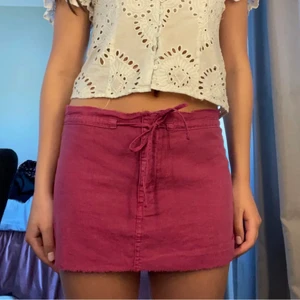 rosa linnekjol zara  - så fin bilder från förra ägaren, aldrig använd. 
