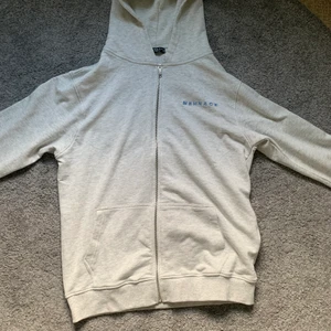 Zip hoodie från Mennace - Fin zip hoodie från Mennace storlek M men kommer inte till användning 