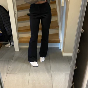 Kostymbyxor - Kostymbyxor frön bikbok. Nyskick! Nypris: 400kr  Mitt pris: 200