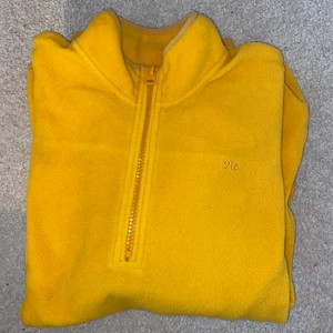 Rotation fleece  - Fleece från carlings. Skön men framförallt mysig. 