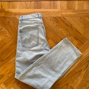 Ljusblå jeans storlek 34 - Ljusblå jeans storlek 34, bra skick 
