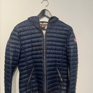 Colmar jacka - Colmar jacka. Jackan är i väldigt bra skick och är snålt använd. Inköpt för 2400 säljer nu för 700