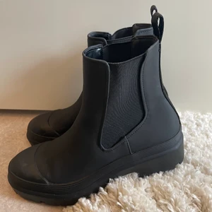 Pull & Bear  - Oanvända Pull & Bear boots i storlek 38! 