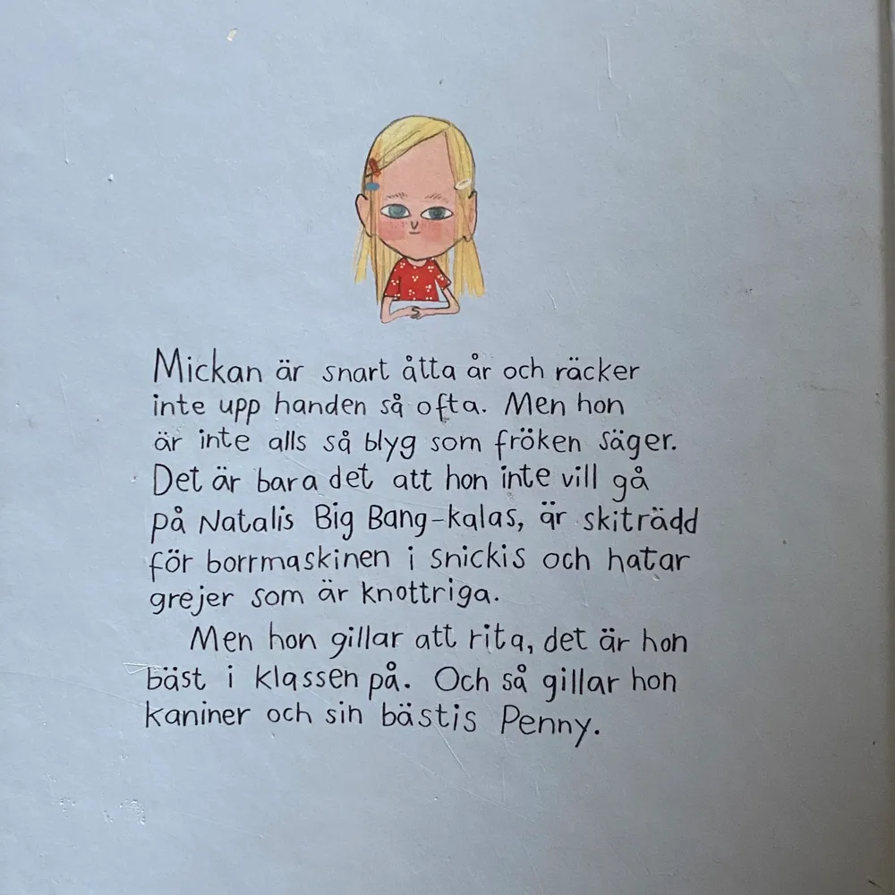 Jag är jag av Emma Adbåge 😊 En bra barnbok med en lätt text och bilder💕 Boken är i mycket bra skick. Övrigt.