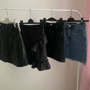 150kr per kjol  - - Svart skinnkjol från Hollister, storlek XS/ - Svart kjol med vita prickar och volang från shein, storlek XS ( 70kr) / - Grå/svart jeanskjol från ivyrevel, storlek 34 / - Blå jeanskjol från H&M, storlek 36