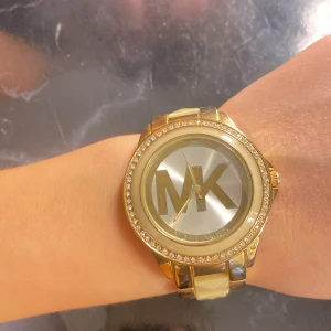 Mk klocka  - En MK klocka jätte snygg. 