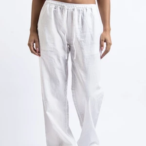 Linnebyxor madlady  - Linnebyxor från madlady som är helt slutsålda i strl S/tall!💕 inga defekter alls❤️ jag är 171 cm lång!🤍 passar även m🫶