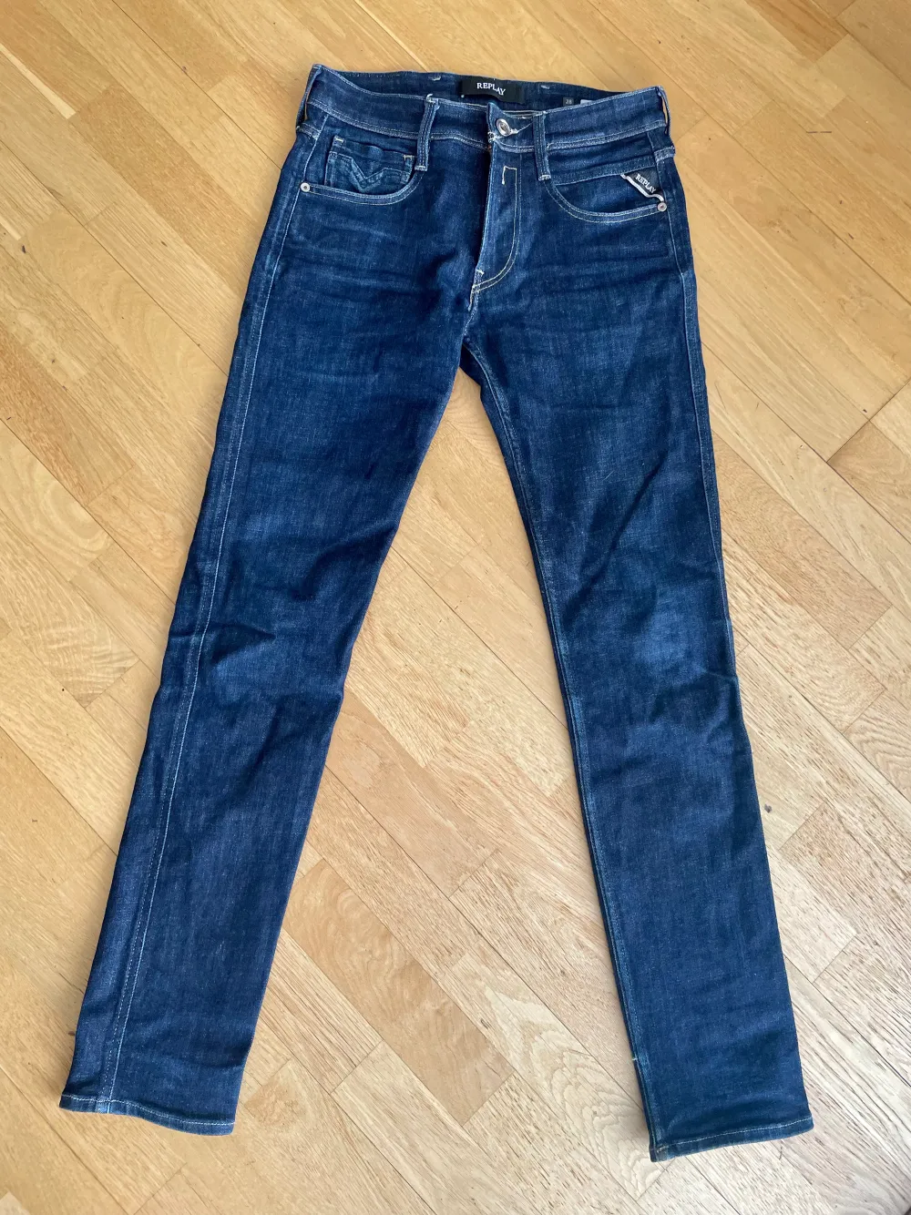 I nyskick! Modell Anbass. Lite stretch med bra passform. . Jeans & Byxor.