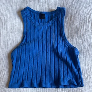 Blå Topp - Gullig topp, perfekt nu till våren! ☺️