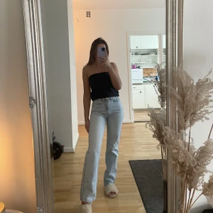 Jenas Rowe - Jeans Rowe ifrån weekday. Storlek 25/32. Bra skick