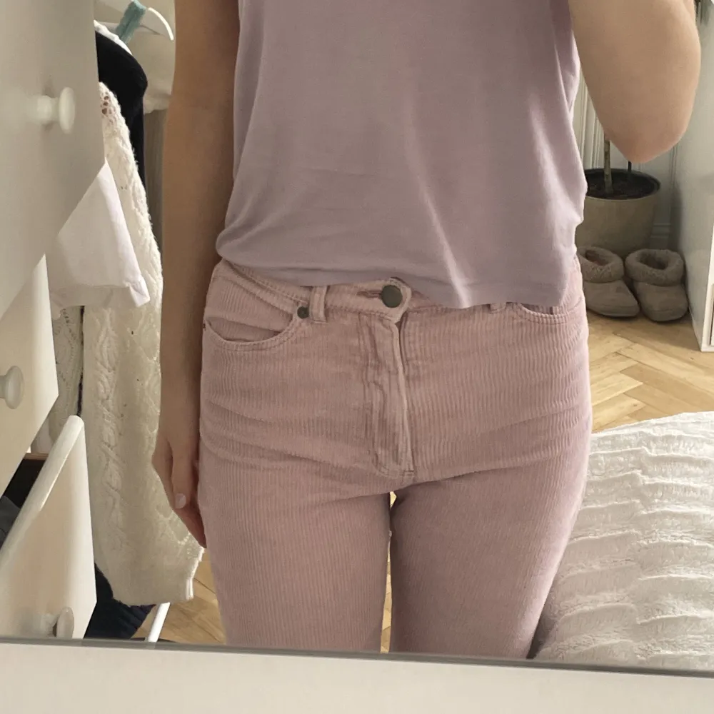 Säljer pga för korta för mig (är 168) 💖mid waist!. Jeans & Byxor.