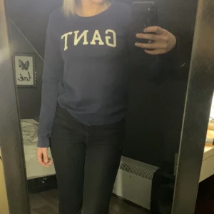 Gant långärmad - En blå långärmad Gant tröja i stl S 