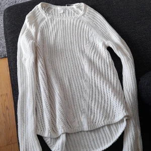 Tröja - En fin stickat tröja som är i en bra Skick