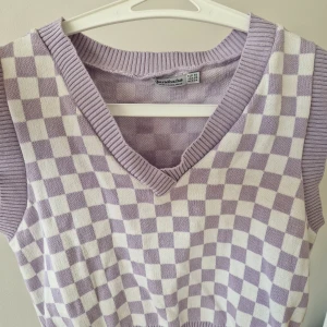Sweater vest - Purple Sweater vest from stradivarius.
