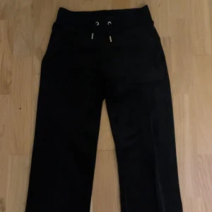 Juicybyxor - Säljer mina juicybyxor eftersom att de är försmå.