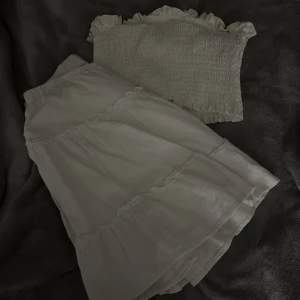 Kjol & tub top - Kjol och tub topp i fint skick❤️