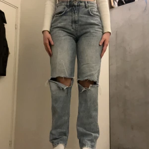 Jeans - Lite stora men annars är de jätte sköna 