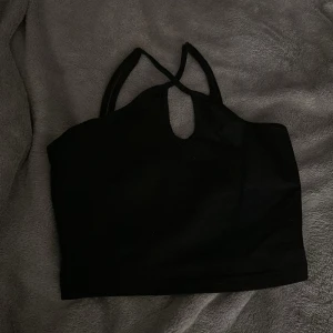 Topp - Jätte fin topp som nästan aldrig är använd❤️Säljer en i vit också🥰