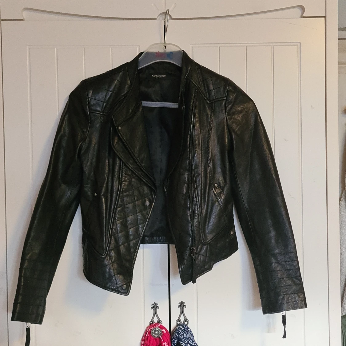 Svart läderjacka  - 91