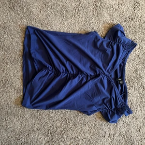 Jätte fin blus liknande plagg - Väldigt fin blå blus kortärmade plagg