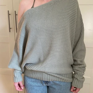 Oversize tröja - Tjocktröja med stickat bomull. Superskön! Endast leverans, skickas måndag. Jag samfraktar.