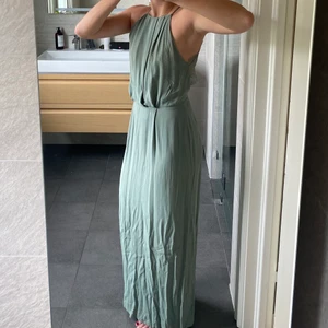 Långklänning Samsoe Samsoe - Balklänning/ långklänning från Samsoe Samsoe. Storlek M. Använd en gång. Skriv om ni vill ha fler bilder skickade till er. Du som köpare står för frakten. 