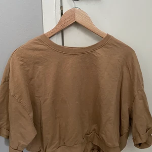 Beige/brun tröja - Fin och knappt använd 