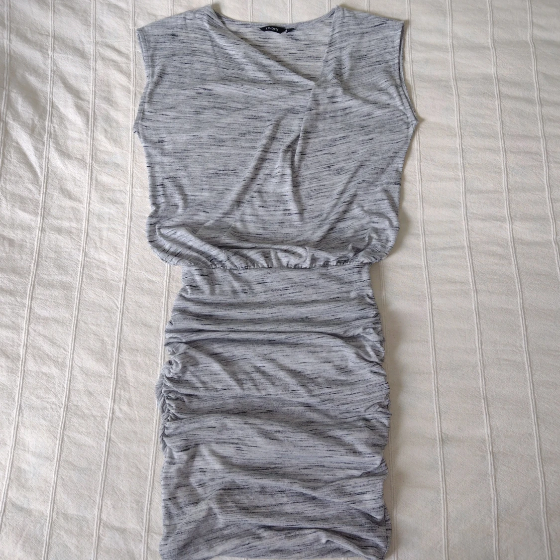 Gråmelerad, mjuk, stretchig klänning XS