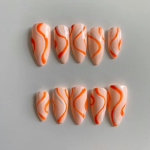 Press on naglar - Supersöta press on naglar i storlek M. Storleken motsvarar bredden på era naglar ❤️ handgjorda och återanvändningsbara. 