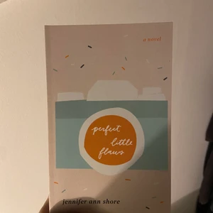  bok - Helt ny bok som aldrig är läst. Säljer eftersom jag råkade beställa två. Den är på engelska.