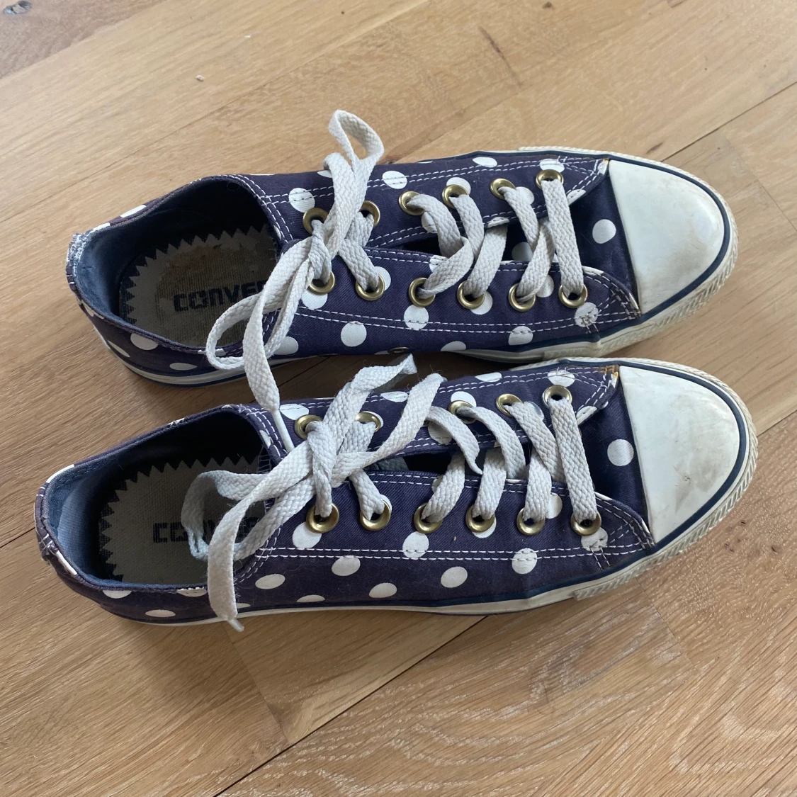 Prickiga converse - 90