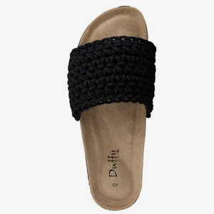 Duffy tofflor i storlek 37. - Älskar dessa tofflor men de är tyvärr för stora. De är i princip i nyskick. Jag gick ut till brevlådan för att känna hur de kändes och märkte tyvärr direkt att de var för stora. Förhoppningsvis kan någon annan få mer användning för dem💗 nypris 550kr