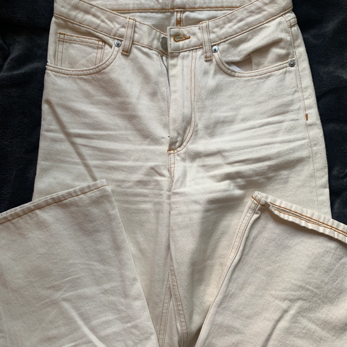 vita vida byxor från monki, strl. 25